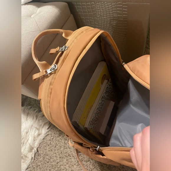 All in Motion backpack - Picture 6 of 8